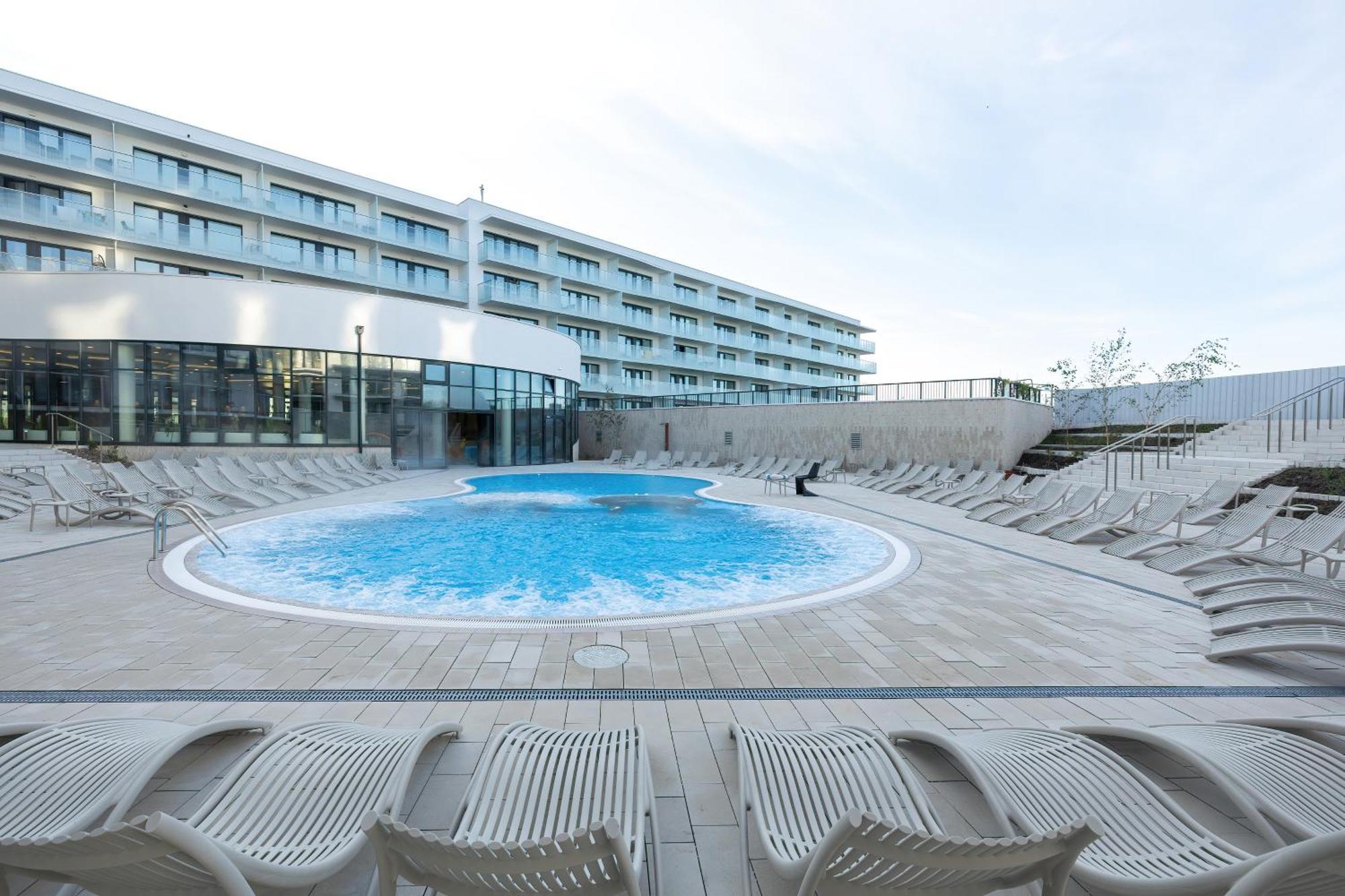 Family Apartment With Gym And Swimming Pool By Renters Prestige Kołobrzeg Kültér fotó